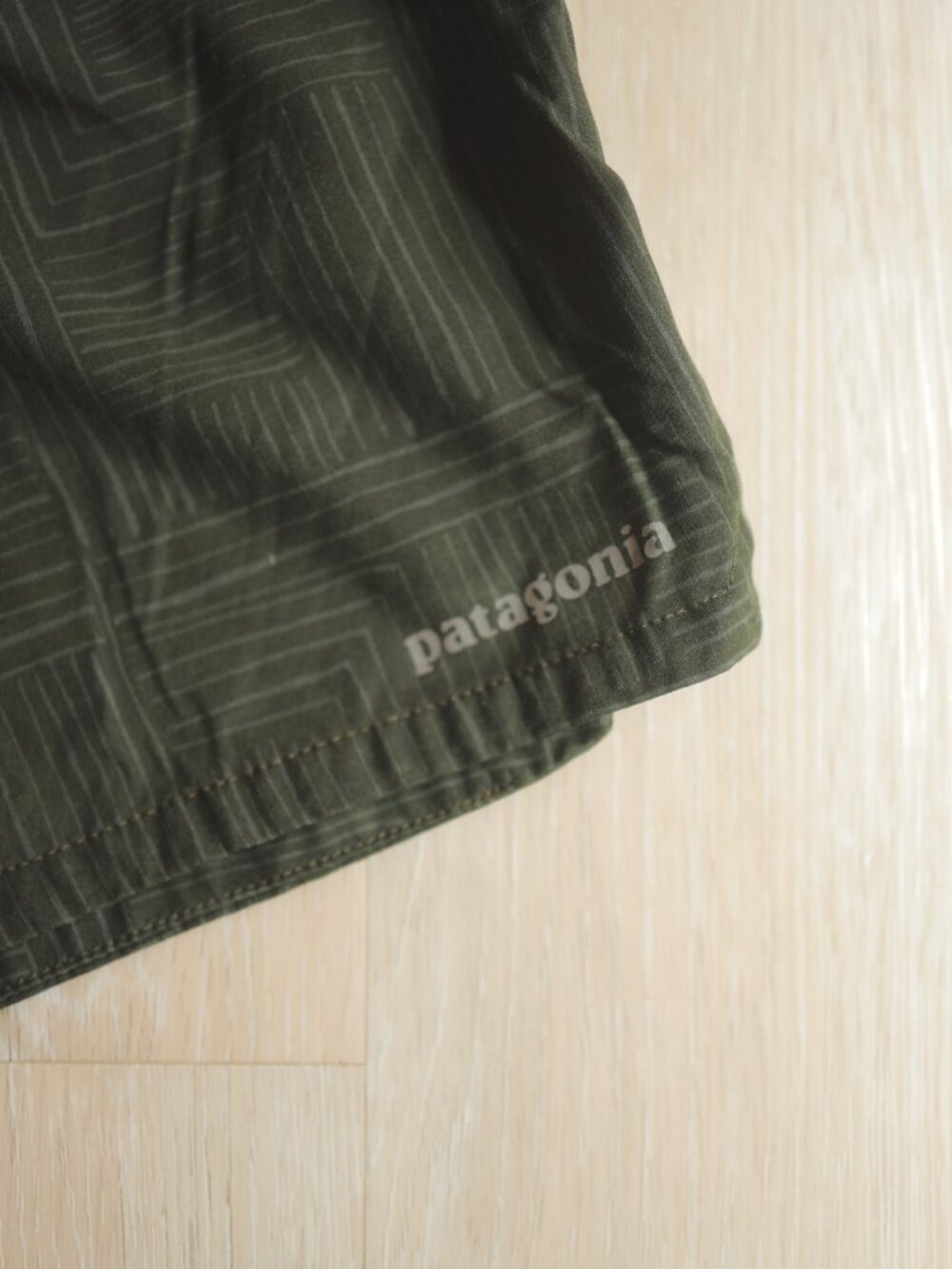 Patagonia Green Patterned Lined Running Shorts Men’s Small - Picture 2 of 5